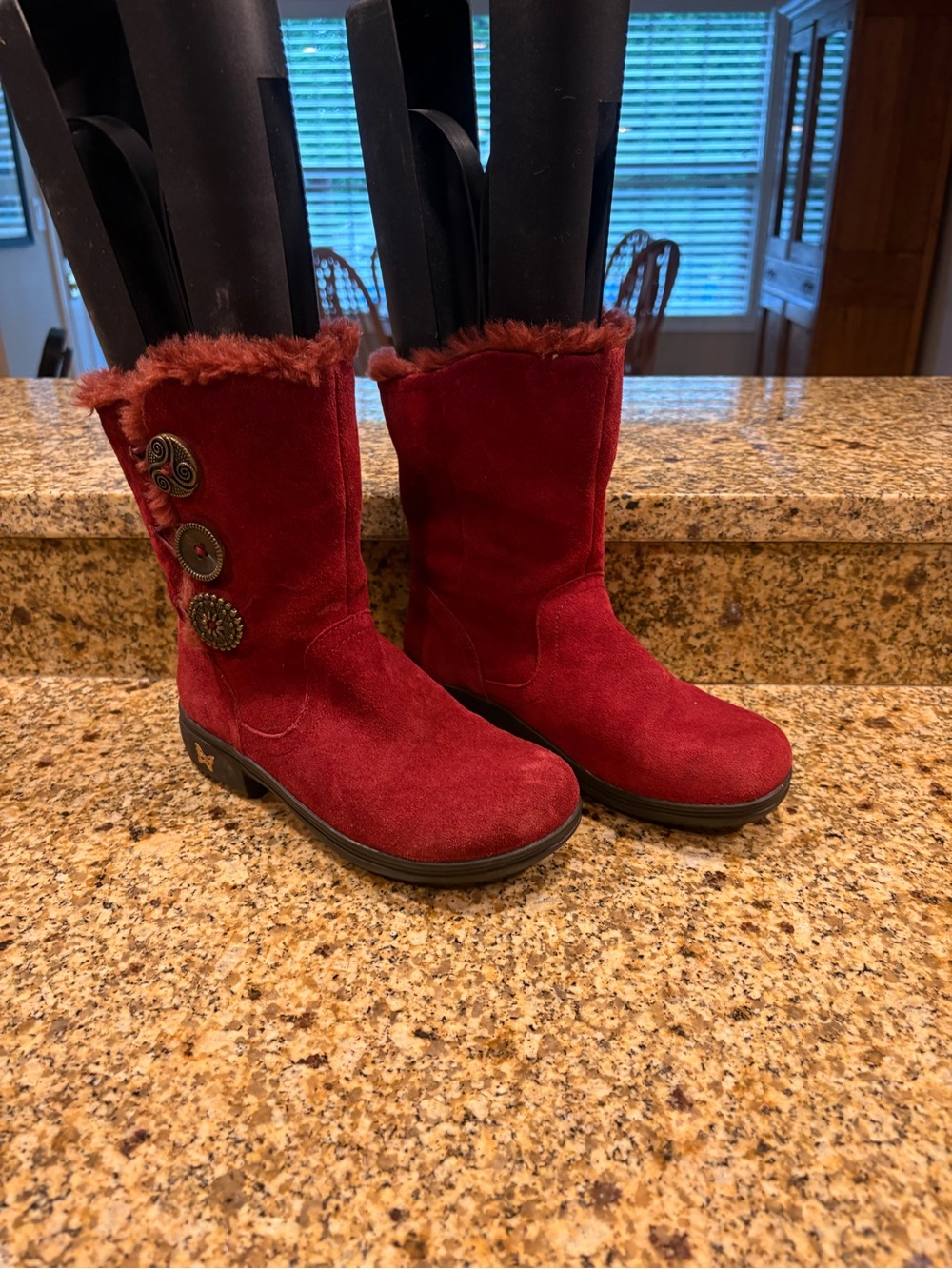 Alegria Nanook Red Suede Winter Boots Lined Faux Fur Shearling 36 6 Need Button
